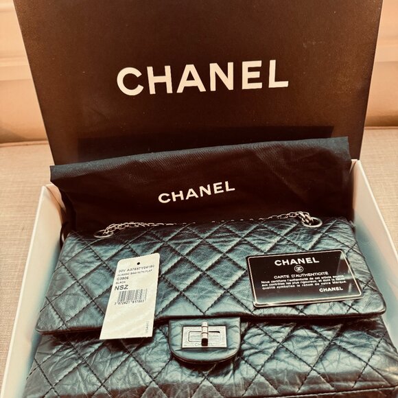 Chanel Black Quilted Aged Calfskin with Silver hardware - Picture 3 of 3